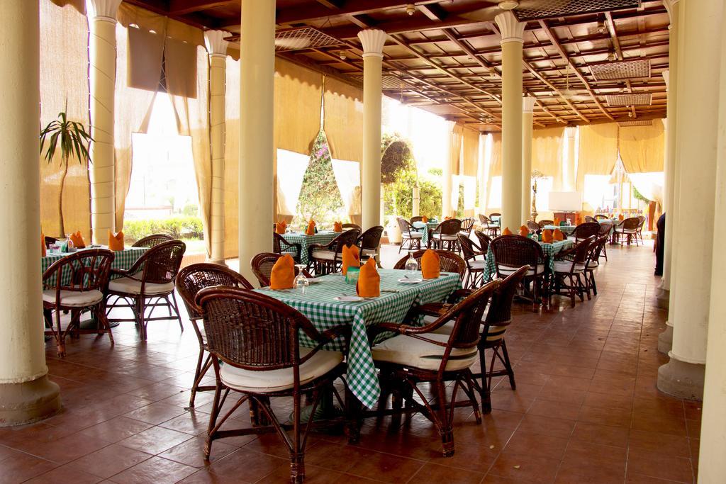 Cataract Pyramids Resort Kafret el-Gabal Extérieur photo