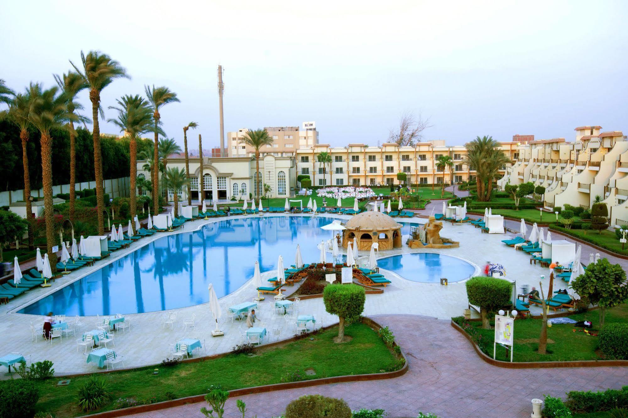 Cataract Pyramids Resort Kafret el-Gabal Extérieur photo